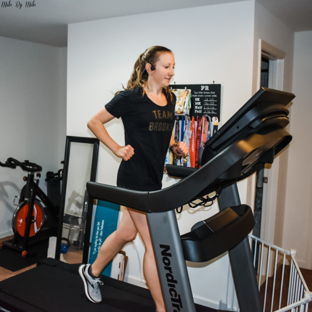 We've all heard the common reasons why treadmill runs can be beneficial: run safely in bad weather, wear less layers, catch up on your favorite shows, and have a bathroom nearby. Did you know there are a few other (potential) benefits that I have realized this month as I've been running on the treadmill more? Here are 3 benefits of treadmill running that you may not have realized. 